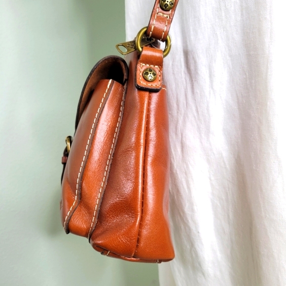 Patricia Avellino Crossbody Tan Heritage Full Grain Leather Bag Antique Brass - Picture 13 of 14